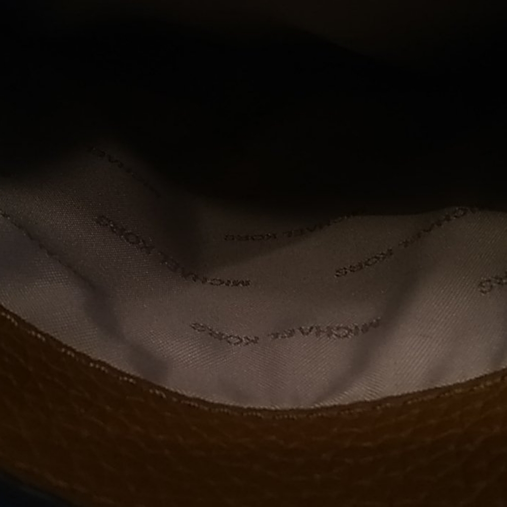 Michael kors Large saddlebag purse. - Picture 6 of 16